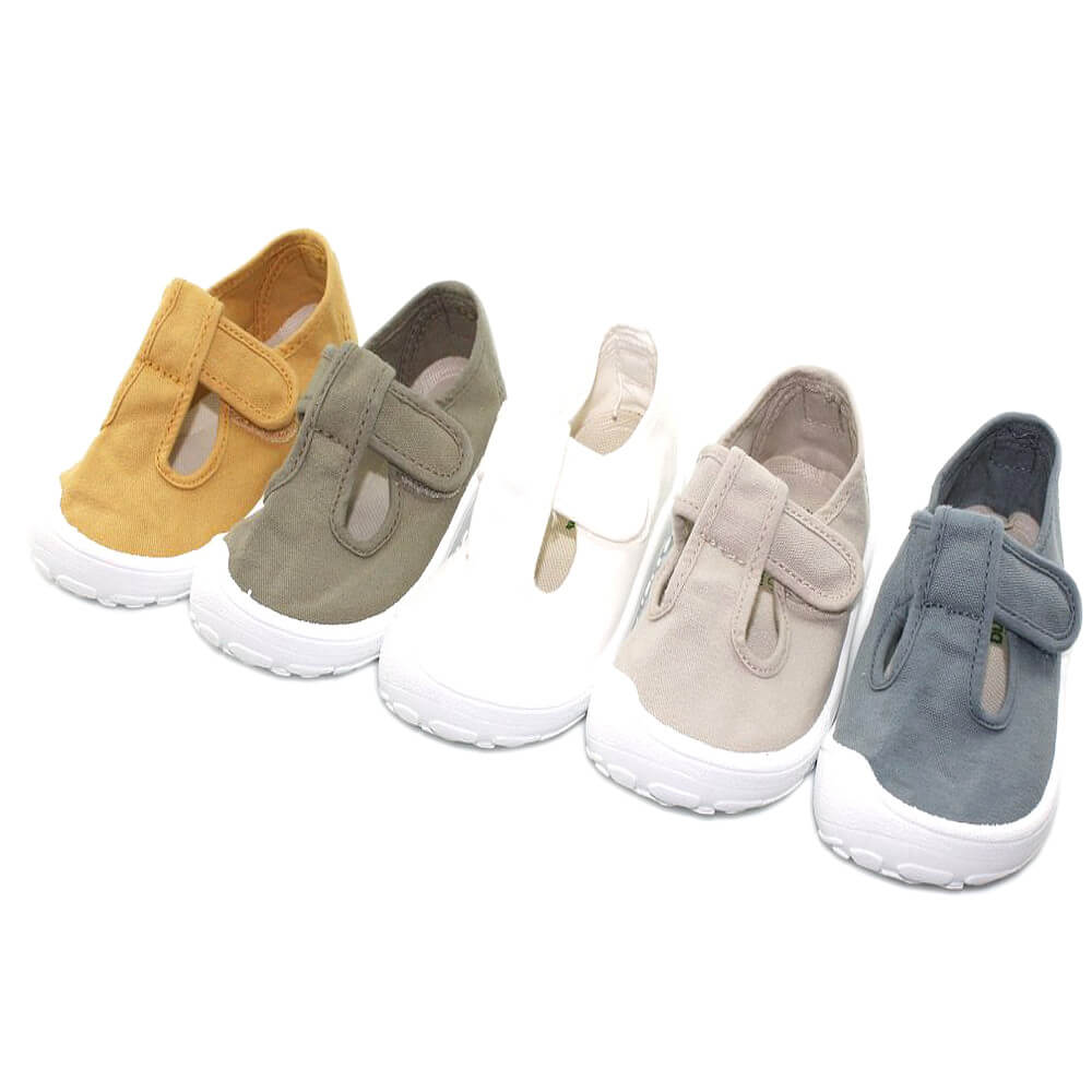 Victoria Bosco barefoot